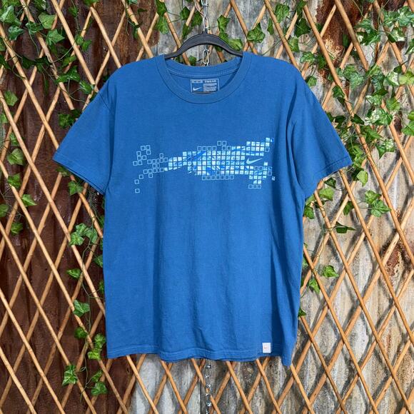 Vintage Y2K rare futurism Nike 00s abstract checker t-shirt - Picture 1 of 4